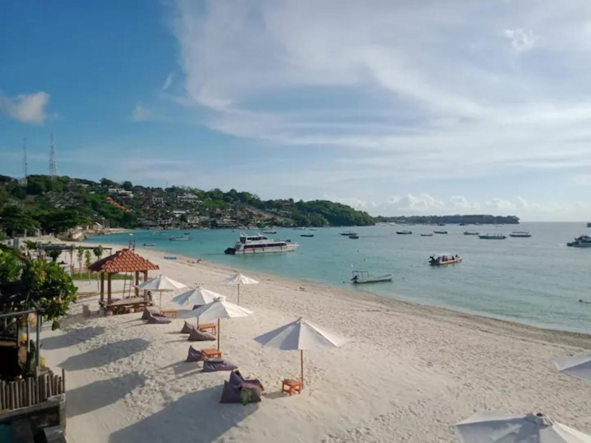 Отель The Beach Huts Lembongan Экстерьер фото